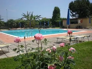 Aparthotel Villaggio Artemide 4*