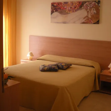 Aparthotel Villaggio Artemide 4*